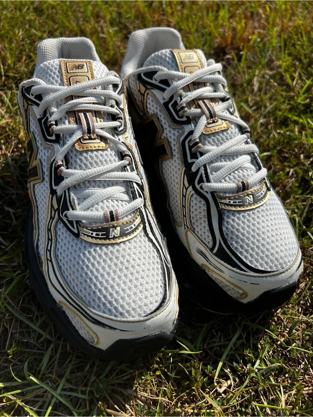 CLEAN New Balance size 11 Womens 740 Gold White Running shoes